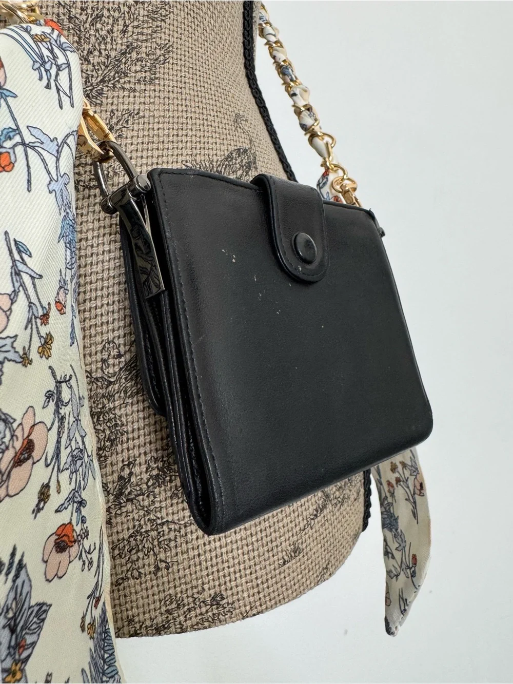 Authentic Vintage Chanel CC Wallet On Chain Crossbody Bag Black Lambskin Leather